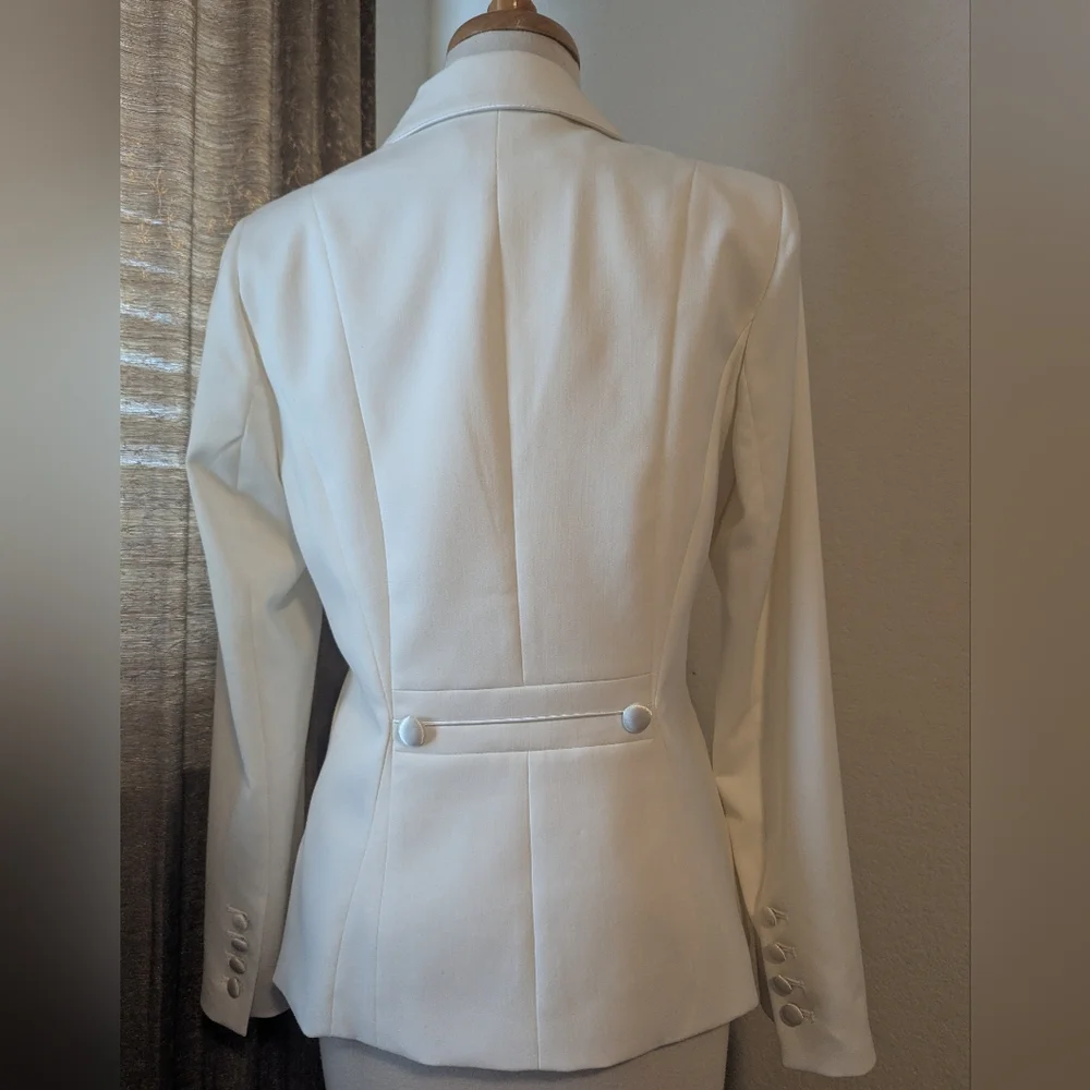 White House Black Market Classic White Blazer, Size 8 - Picture 3 of 8